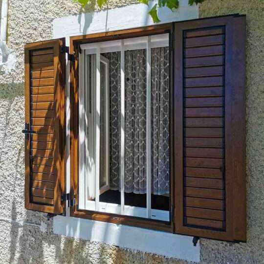 alu grilje škure